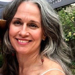 Meet your Posher, Suzanne